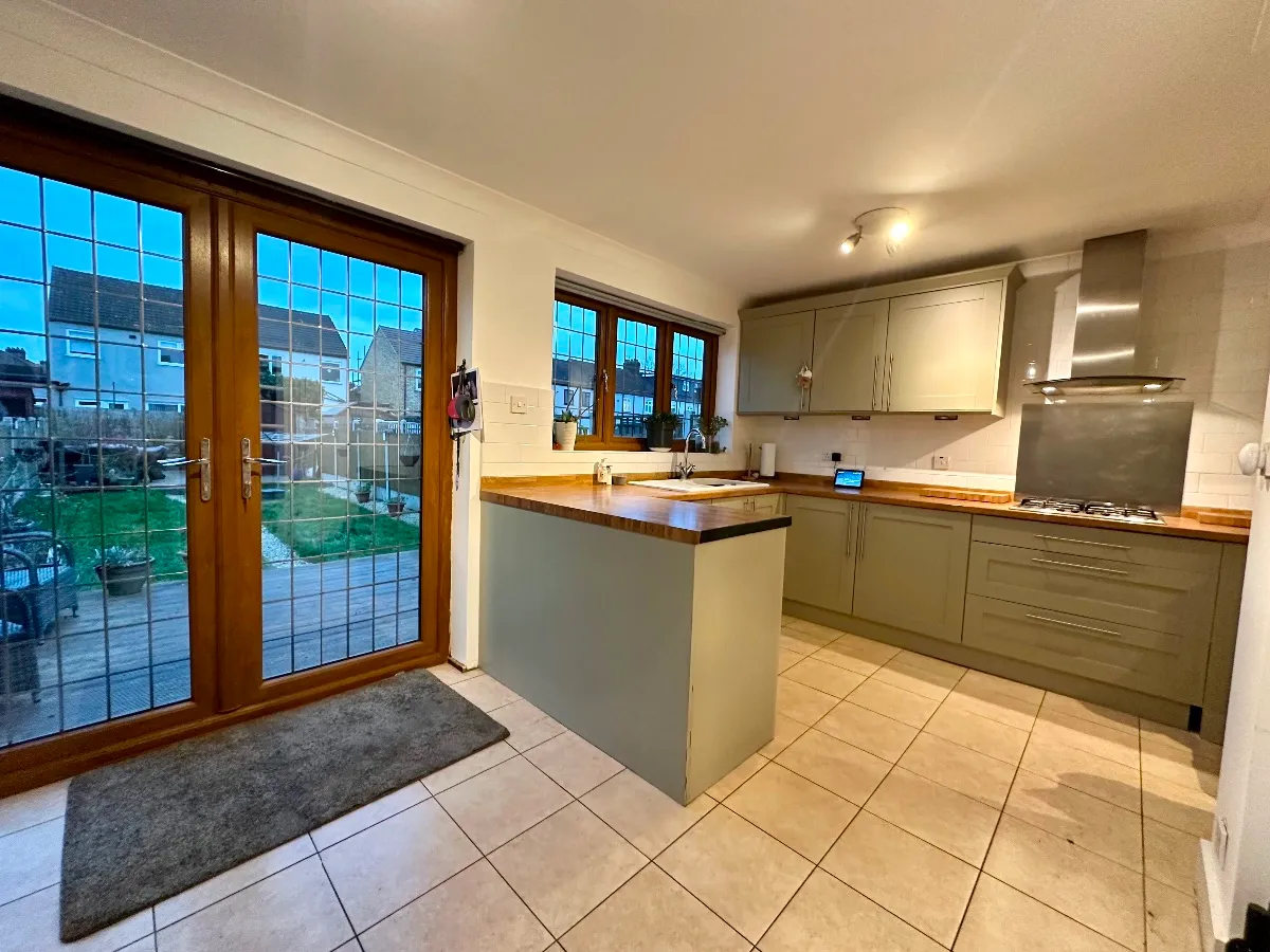 Crowlands Avenue, Romford, photo 2