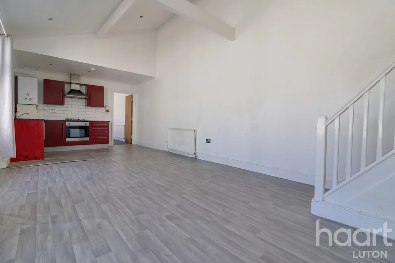 Clarendon Road, Luton, LU2, photo 4