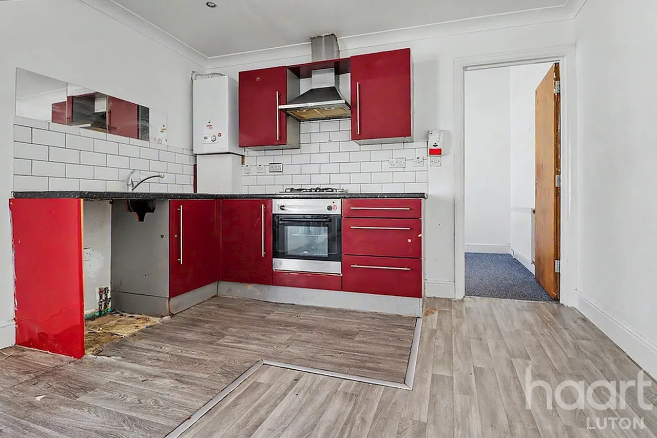 Clarendon Road, Luton, LU2, photo 5