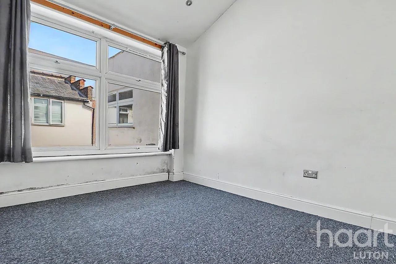 Clarendon Road, Luton, LU2, photo 8