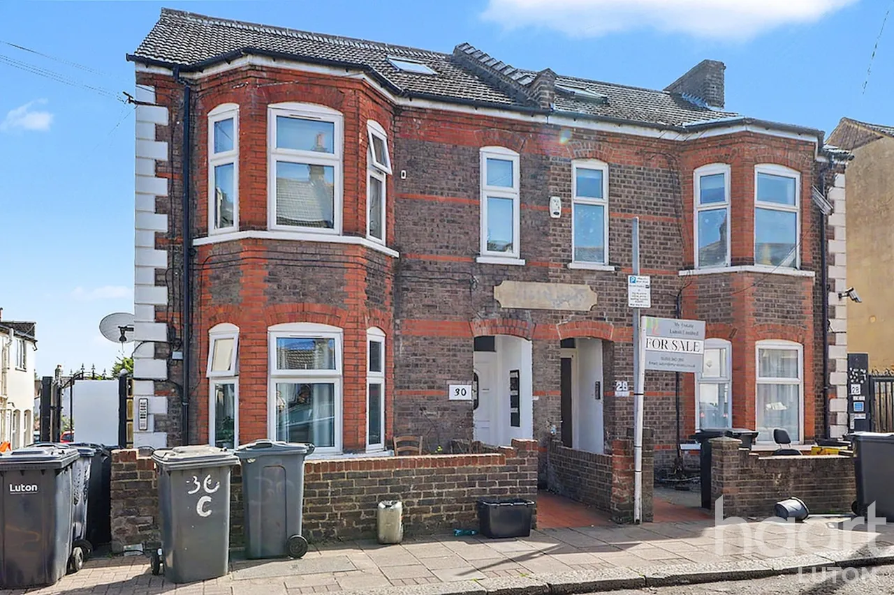 2 bed flat for sale, Clarendon Road, Luton, LU2