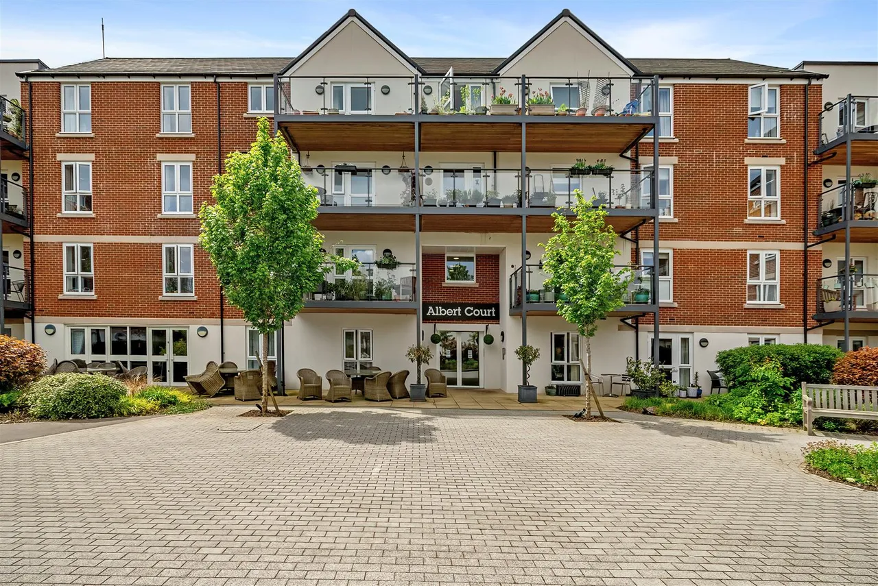 Reading Road, Henley-On-Thames, RG9, photo 2