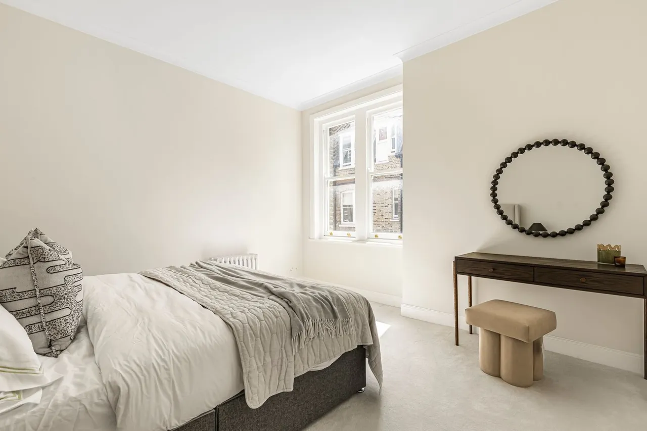 Prince of Wales Drive, Battersea, London, SW11, photo 5