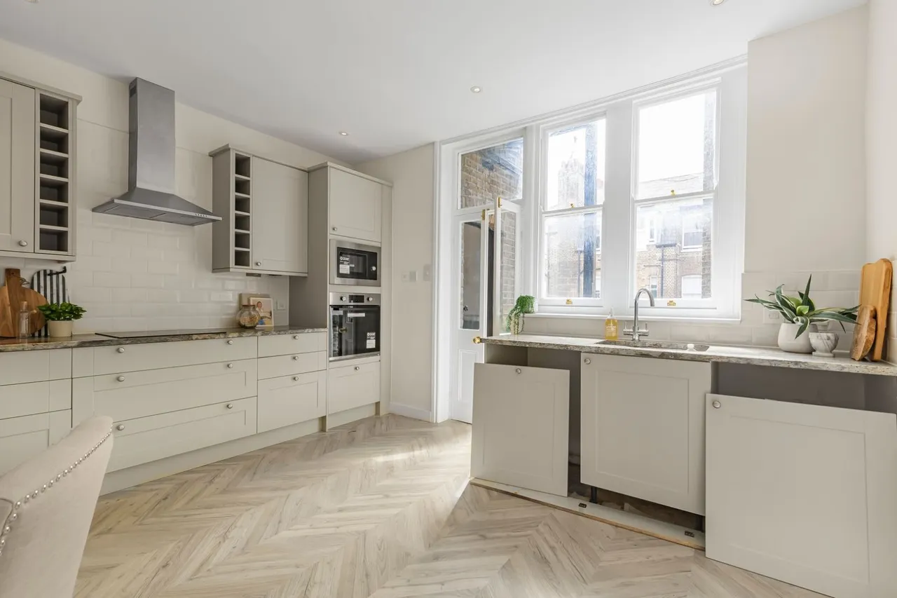 Prince of Wales Drive, Battersea, London, SW11, photo 10