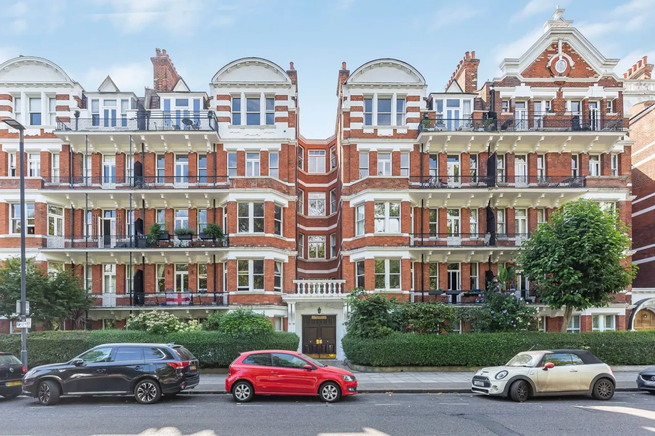 Prince of Wales Drive, Battersea, London, SW11, photo 2