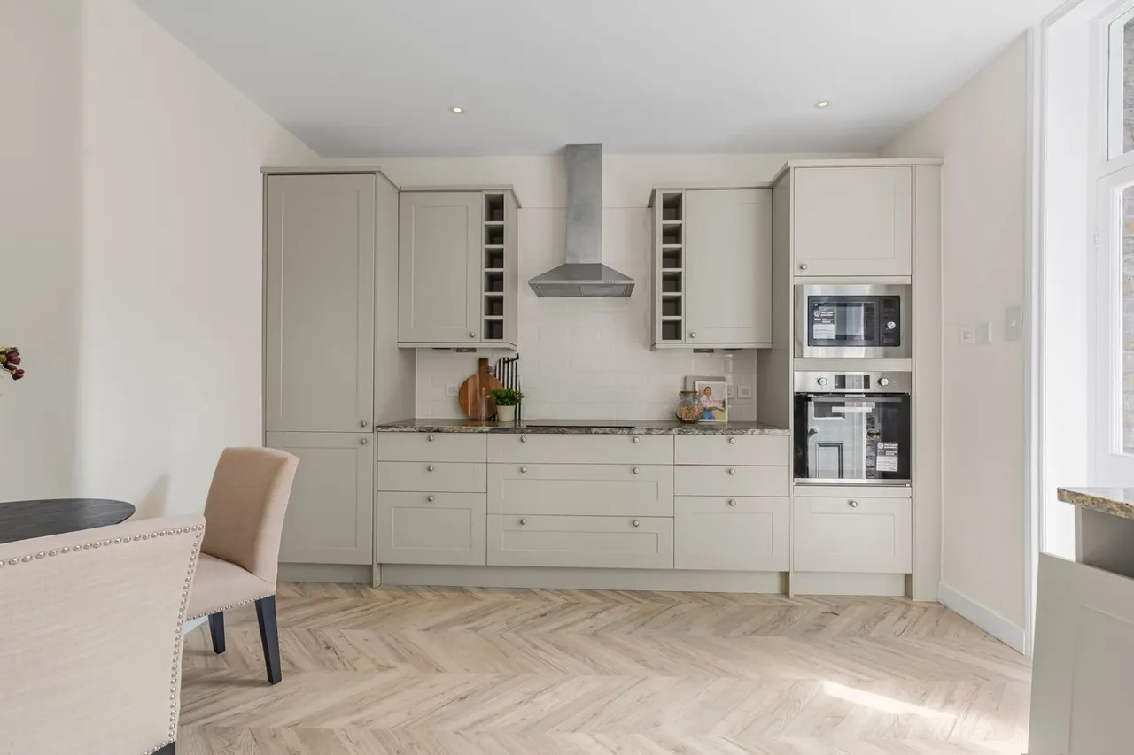 Prince of Wales Drive, Battersea, London, SW11, photo 7