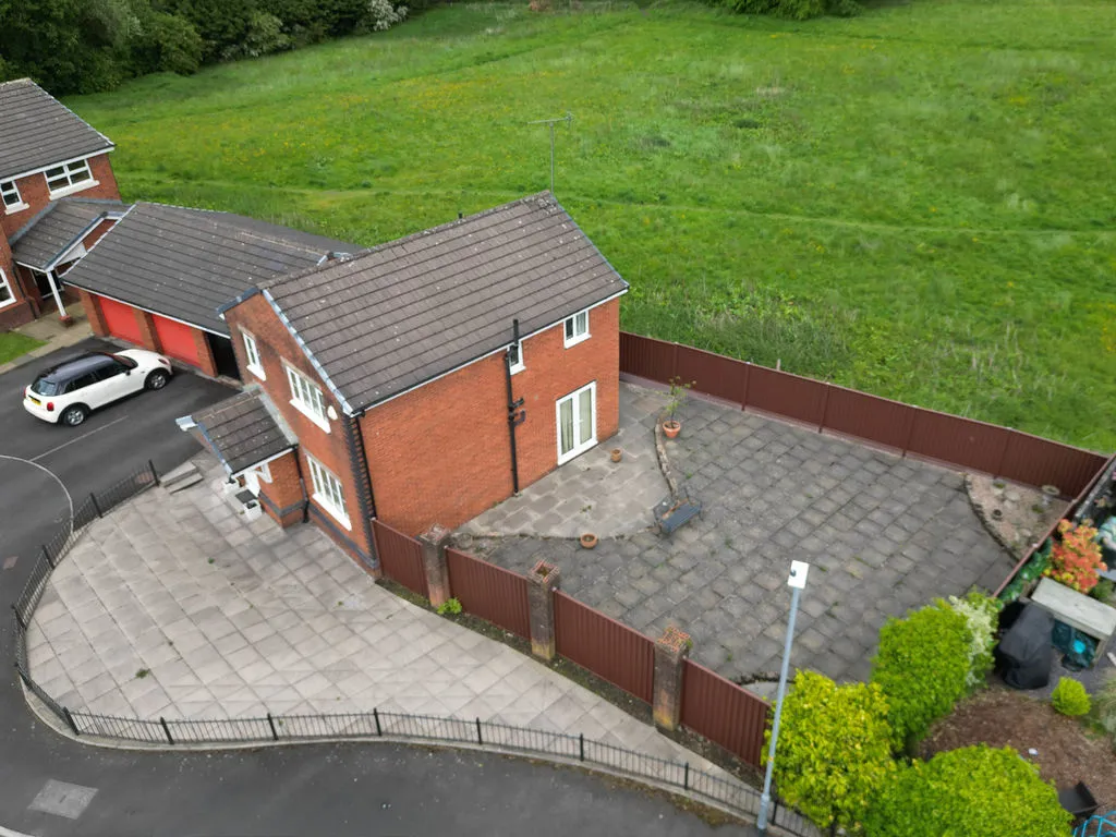 Crompton Avenue, Rochdale OL16 4PB, photo 20
