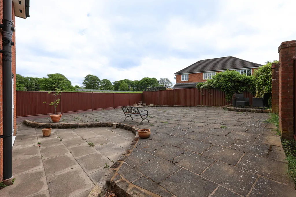 Crompton Avenue, Rochdale OL16 4PB, photo 18