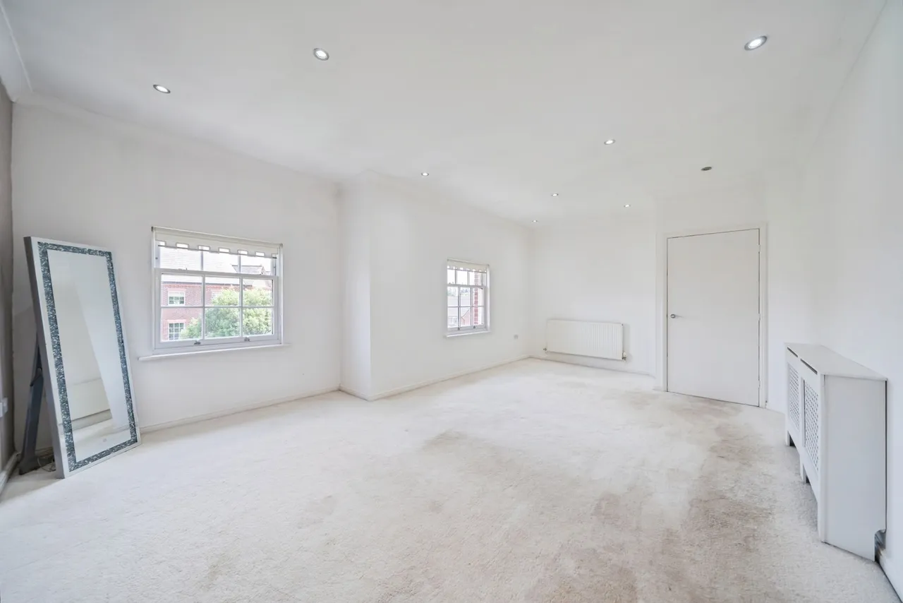 Pewterspear Green Road, Appleton, Warrington, Cheshire, WA4, photo 2