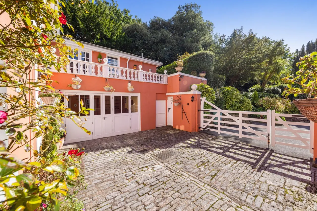 Higher Woodfield Road, Torquay, TQ1, photo 31