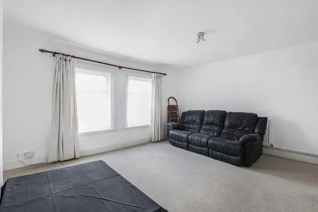 Ballards Lane, London, N3, photo 3