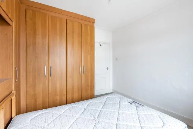 Ballards Lane, London, N3, photo 8