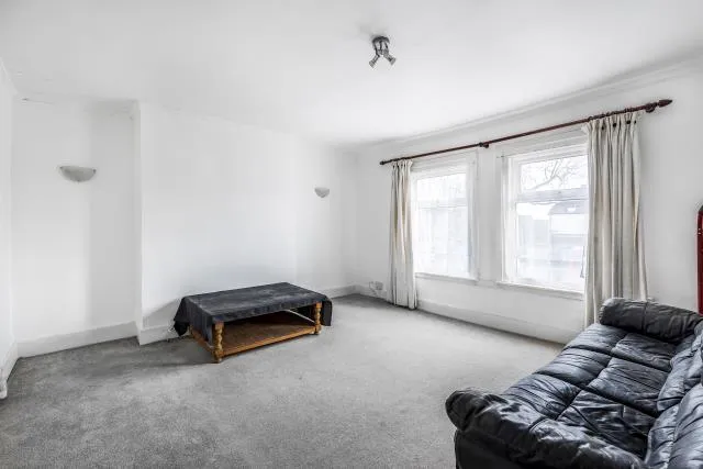 Ballards Lane, London, N3, photo 2