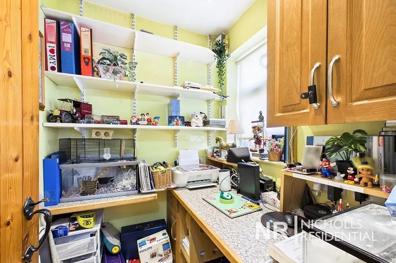 Elm Road, Chessington, KT9, photo 7