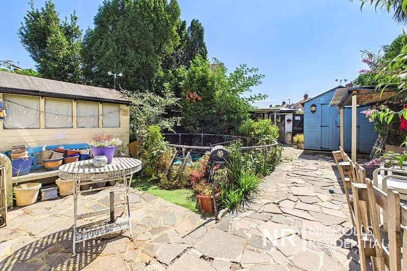 Elm Road, Chessington, KT9, photo 14