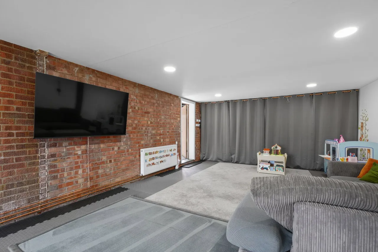 Chapel Fields, Swinford, LE17, photo 22