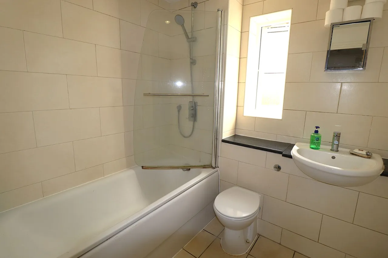 The Approach, Rayleigh, Essex, SS6 9AA, photo 9