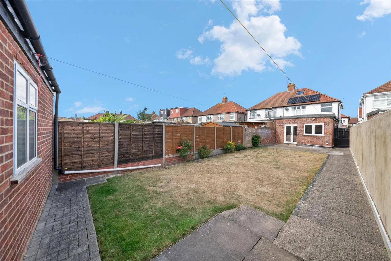 Clairvale Road, Hounslow, photo 14