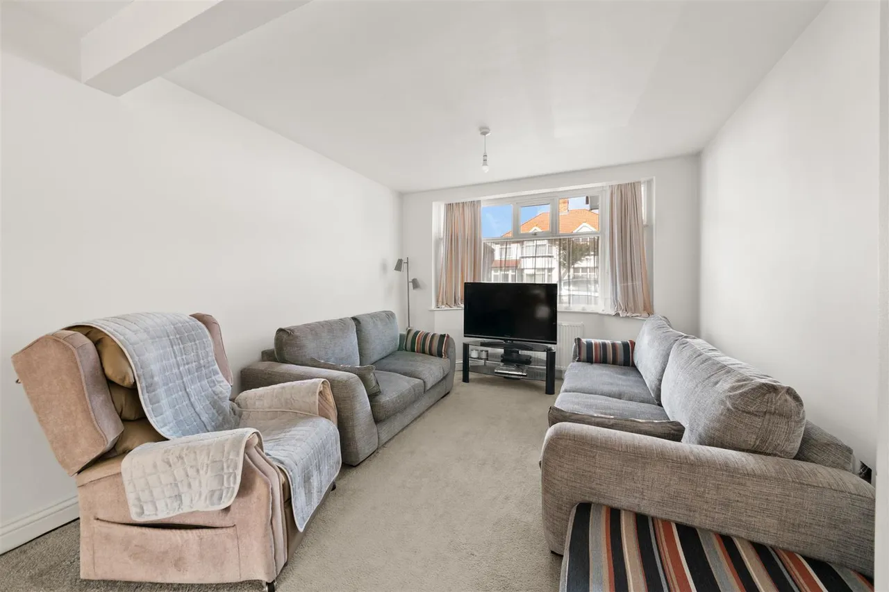 Clairvale Road, Hounslow, photo 3