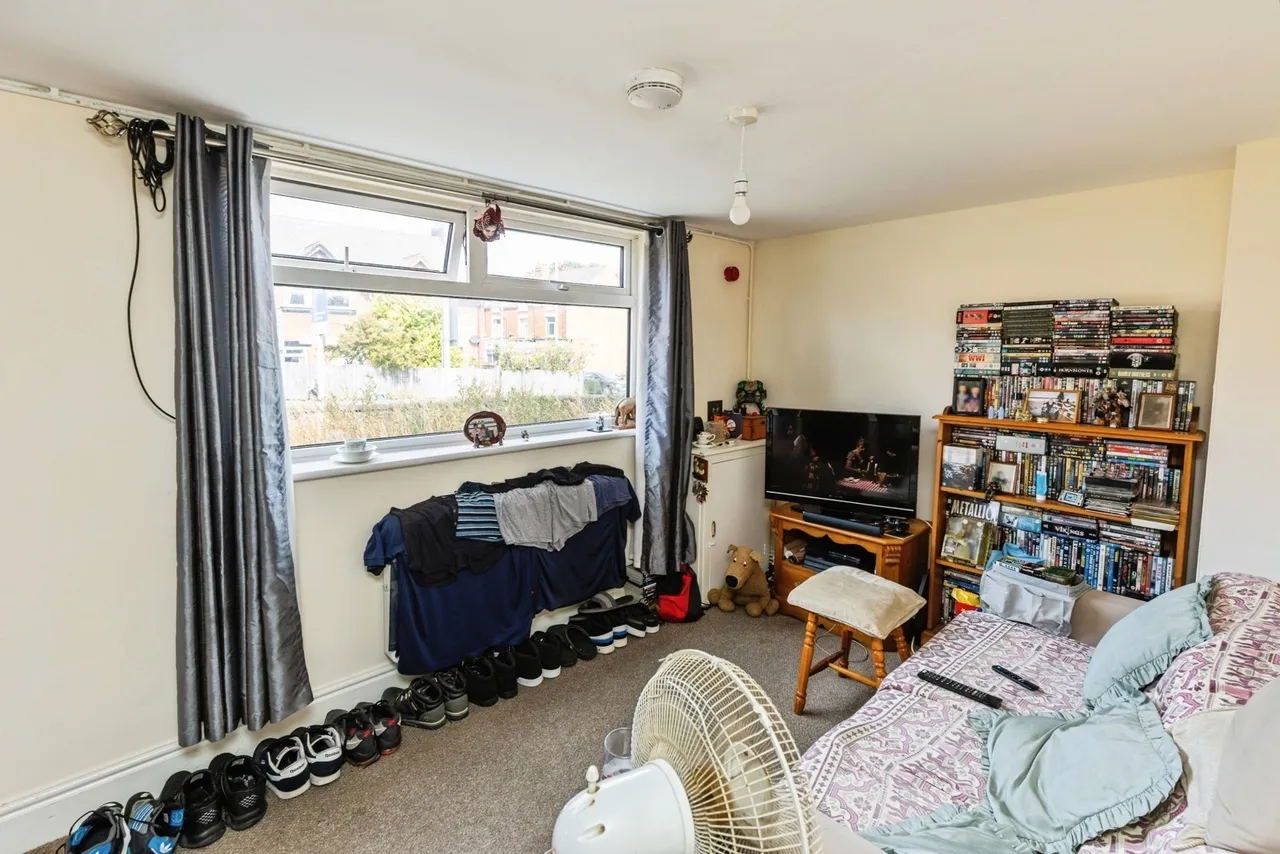 Chester Road East, Shotton, CH5, photo 7