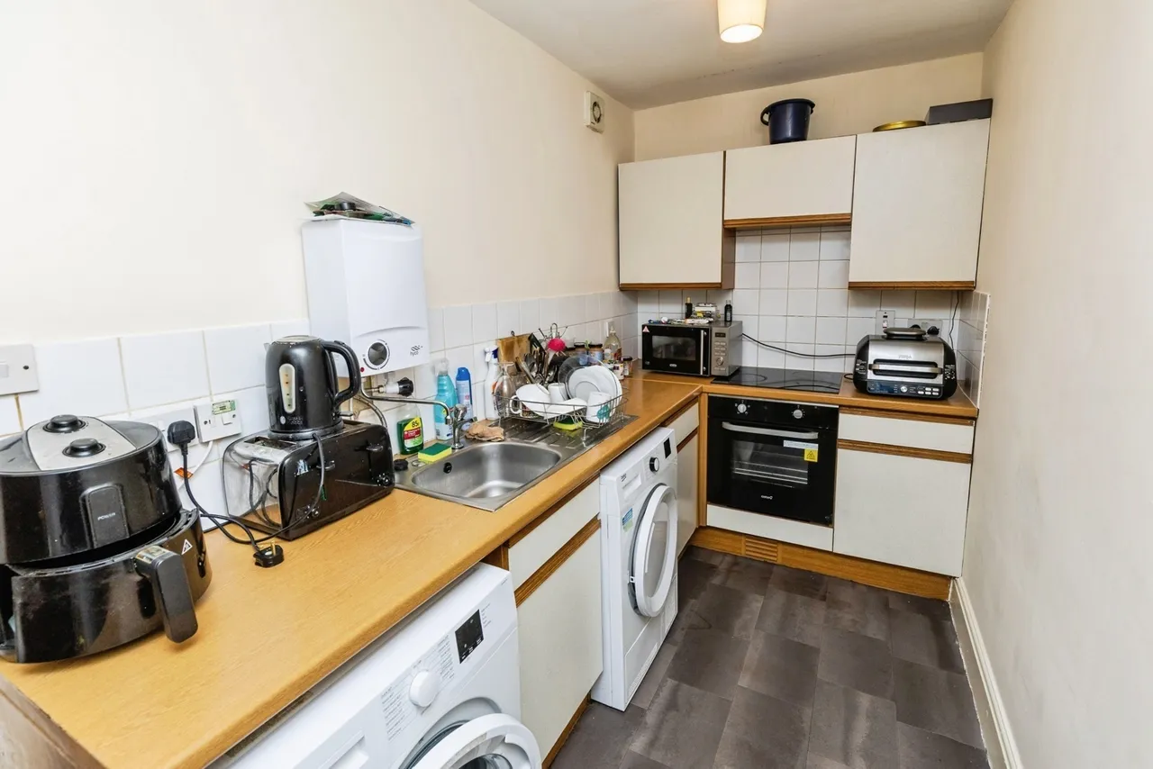 Chester Road East, Shotton, CH5, photo 9