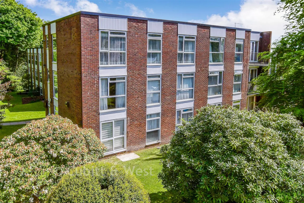 2 bed flat for sale, Mill Lane, Crowborough, TN6