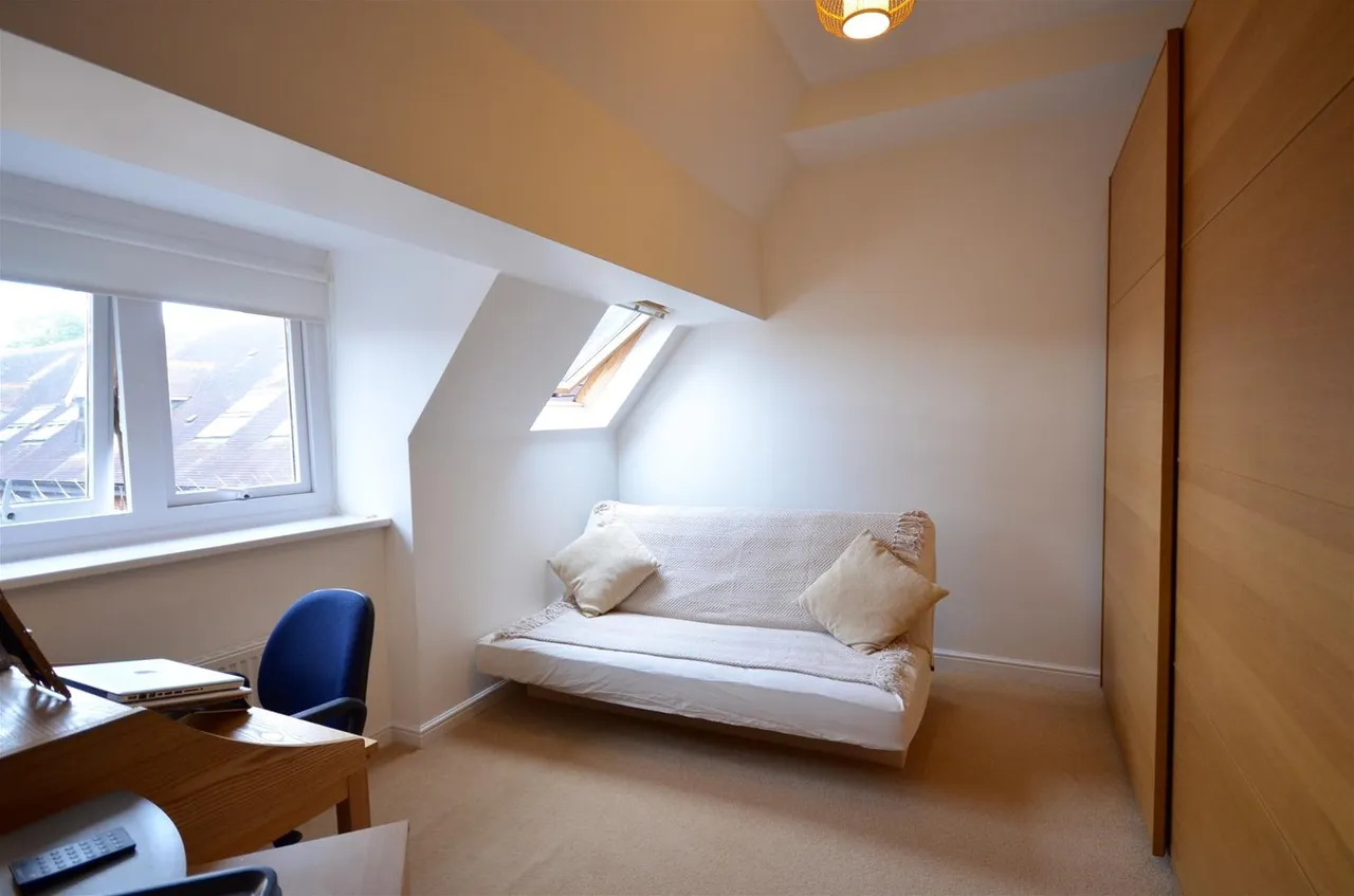 Lockhart Road, Watford, photo 7