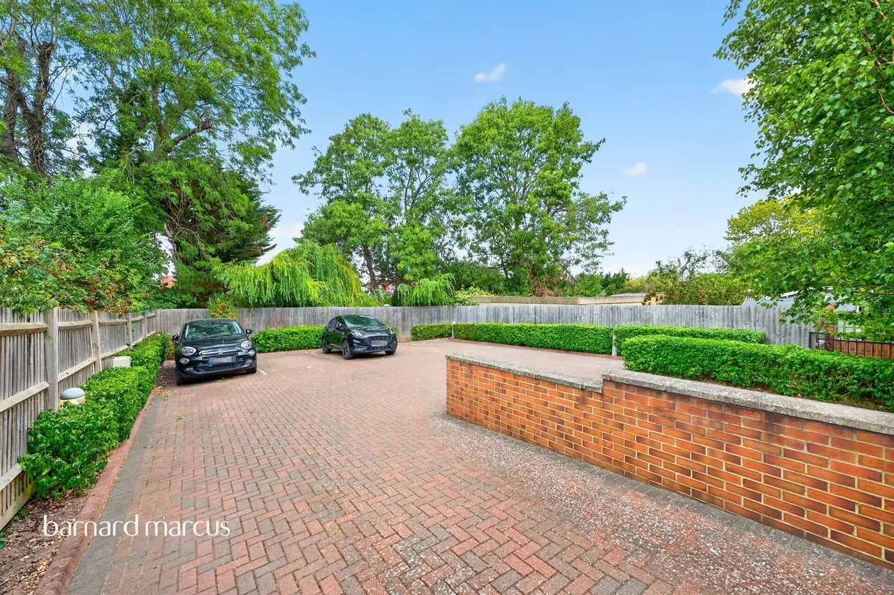 St. Philips Avenue, Worcester Park, KT4, photo 13