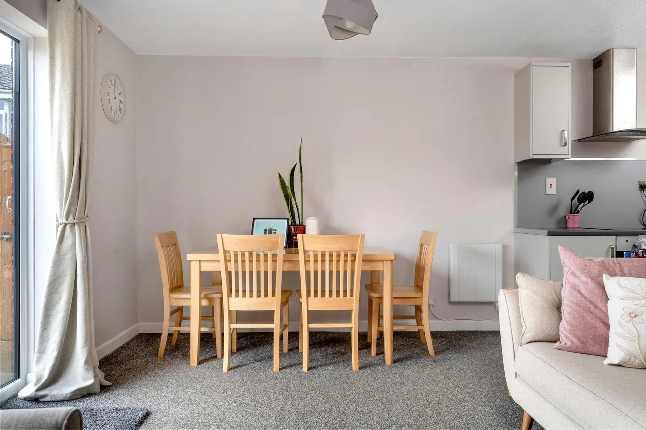 Churchill Road, Stamford, PE9, photo 3