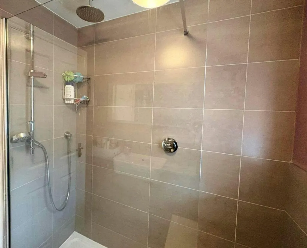 Charlesfield Road, Horley, RH6, photo 9