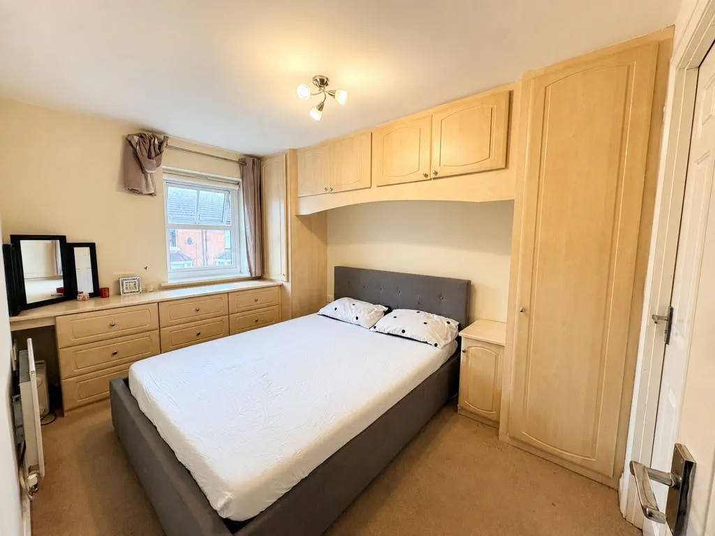 Charlesfield Road, Horley, RH6, photo 6