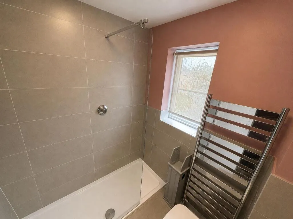 Charlesfield Road, Horley, RH6, photo 8