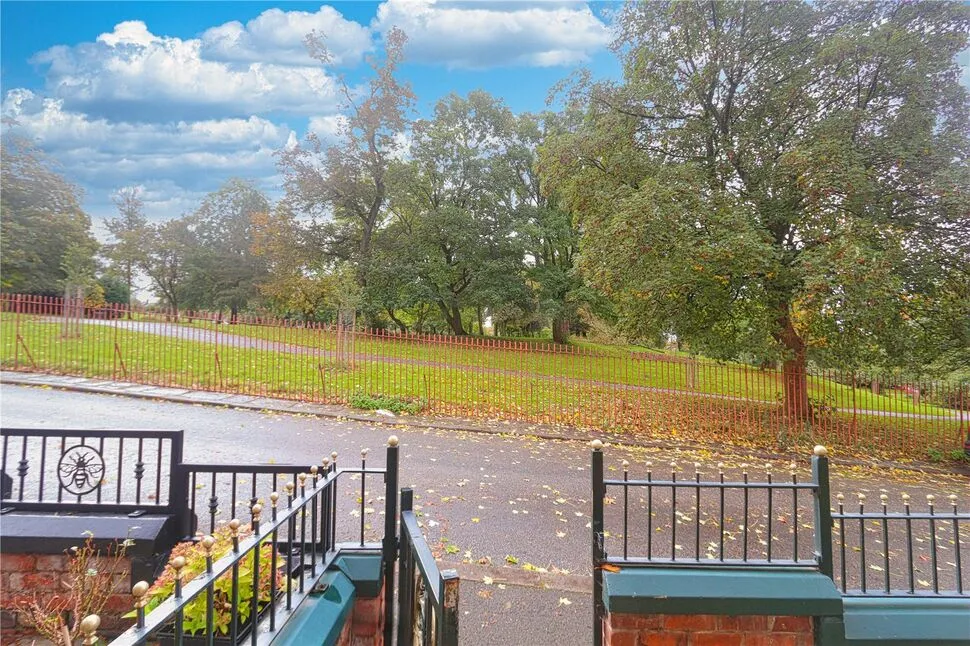 Cecil Street, Dukinfield, SK16, photo 8