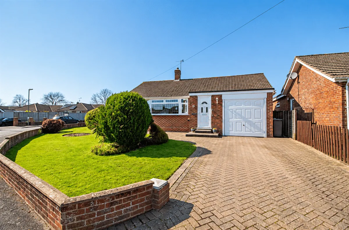 2 bed house for sale — Larchfield Way, Waterlooville, PO8 9HE