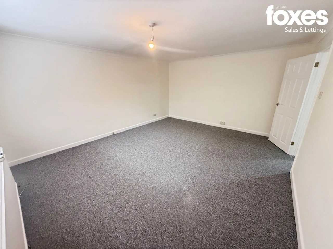 Flat 2, 2 Stirling Road, photo 11