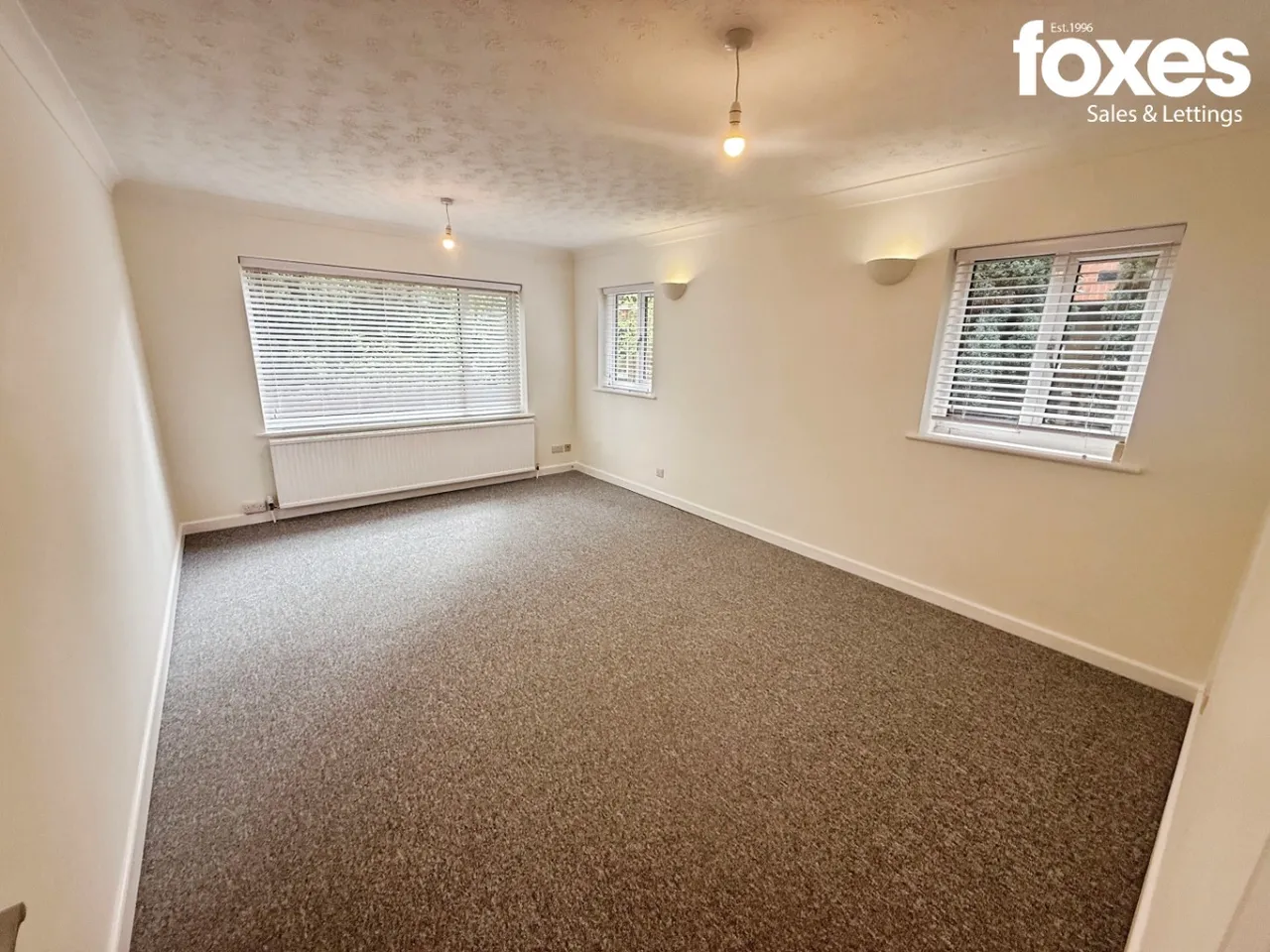 Flat 2, 2 Stirling Road, photo 9
