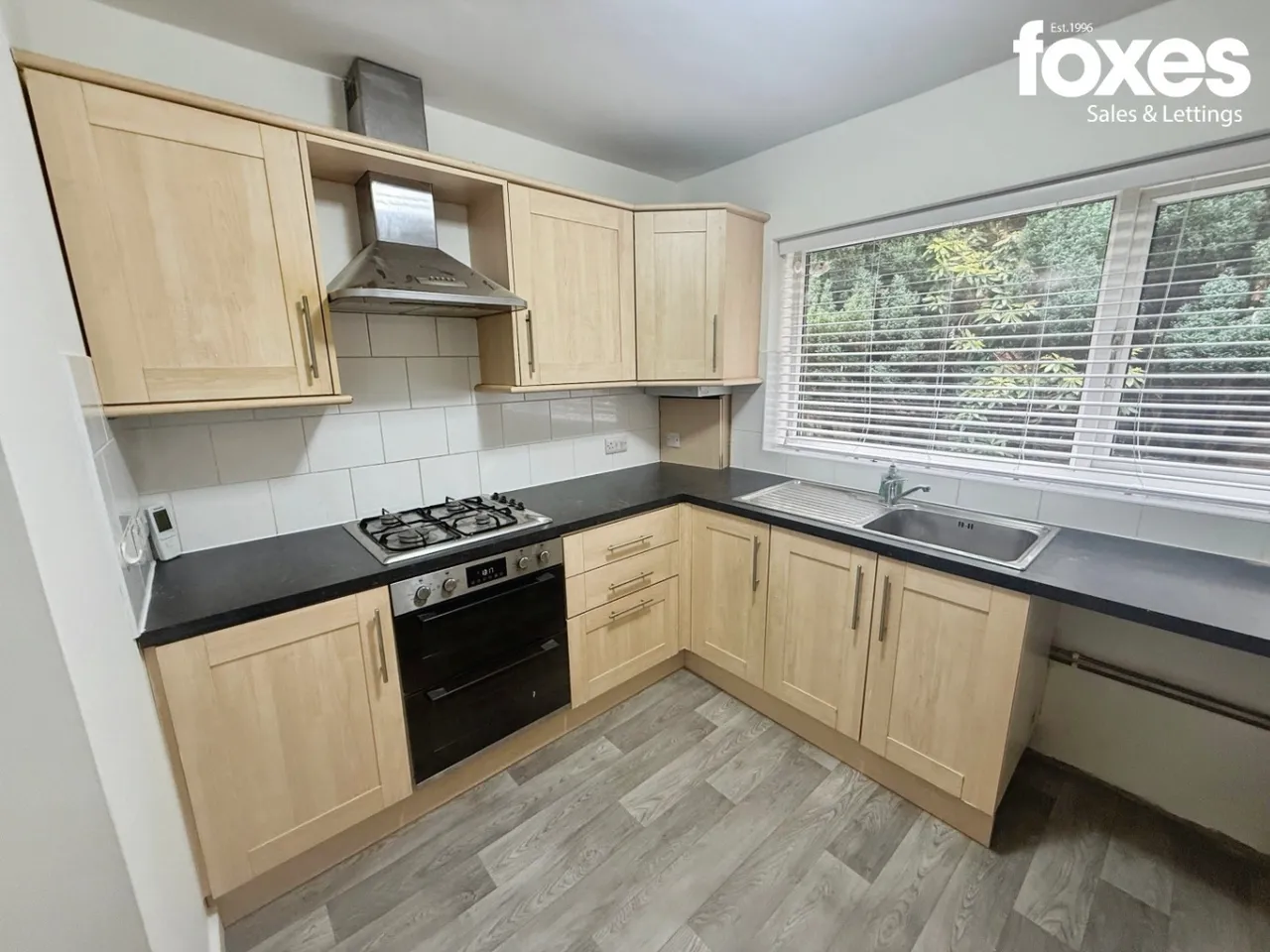 Flat 2, 2 Stirling Road, photo 29