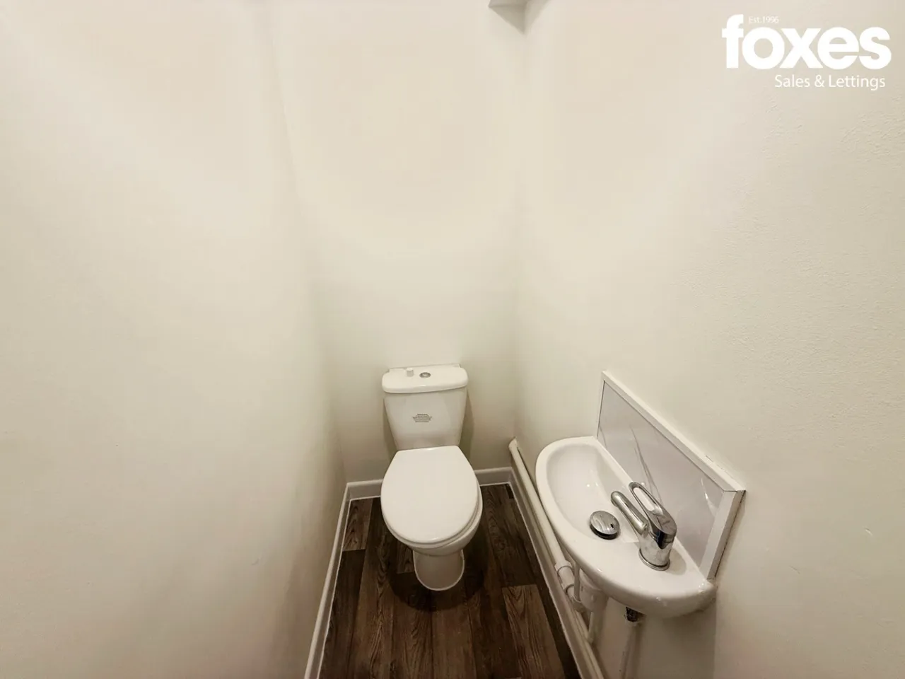 Flat 2, 2 Stirling Road, photo 42