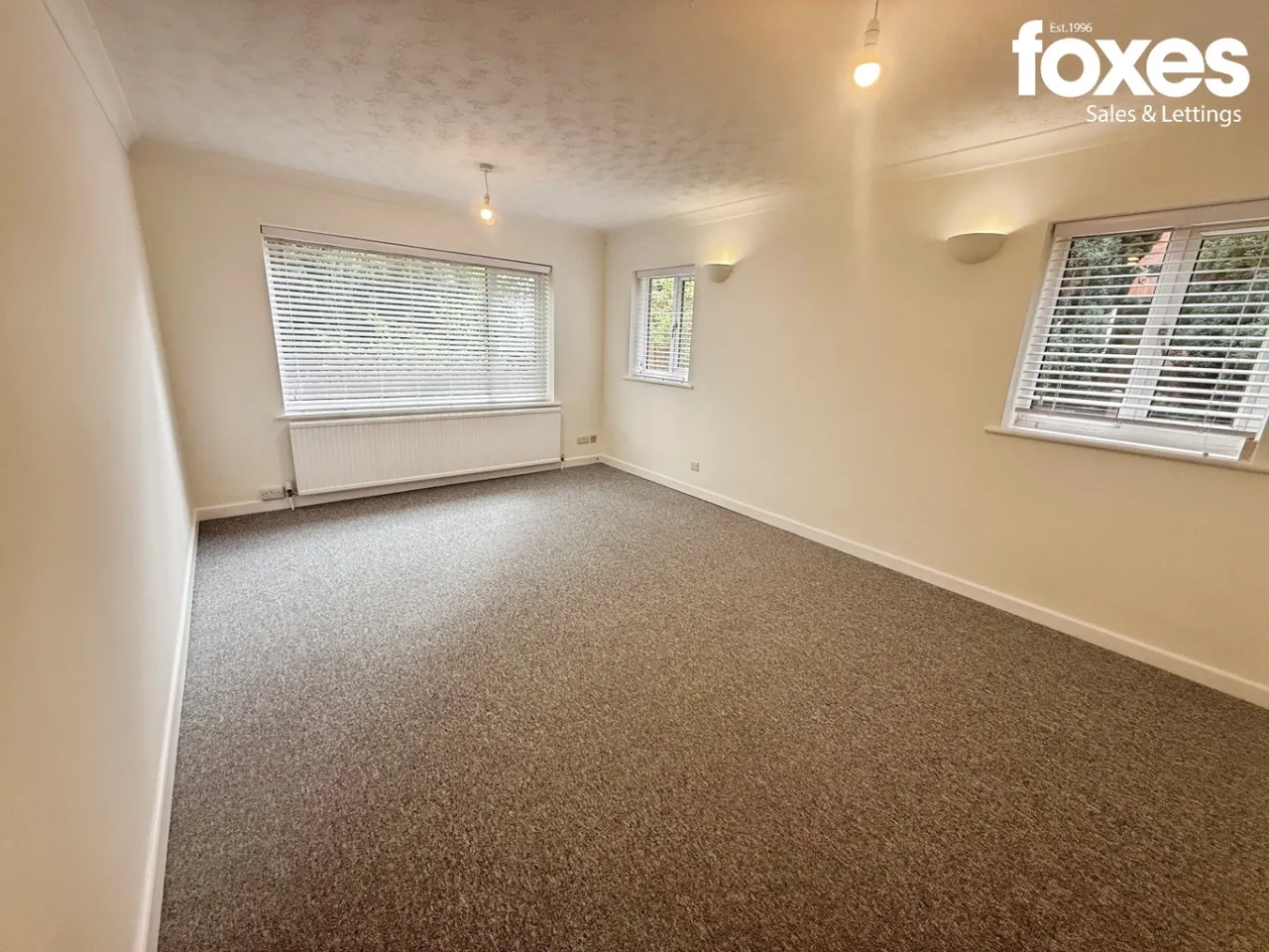 Flat 2, 2 Stirling Road, photo 32