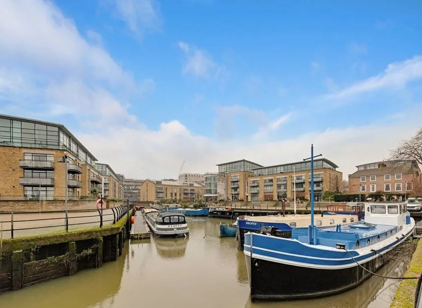 Ferry Lane, Brentford, TW8, photo 6