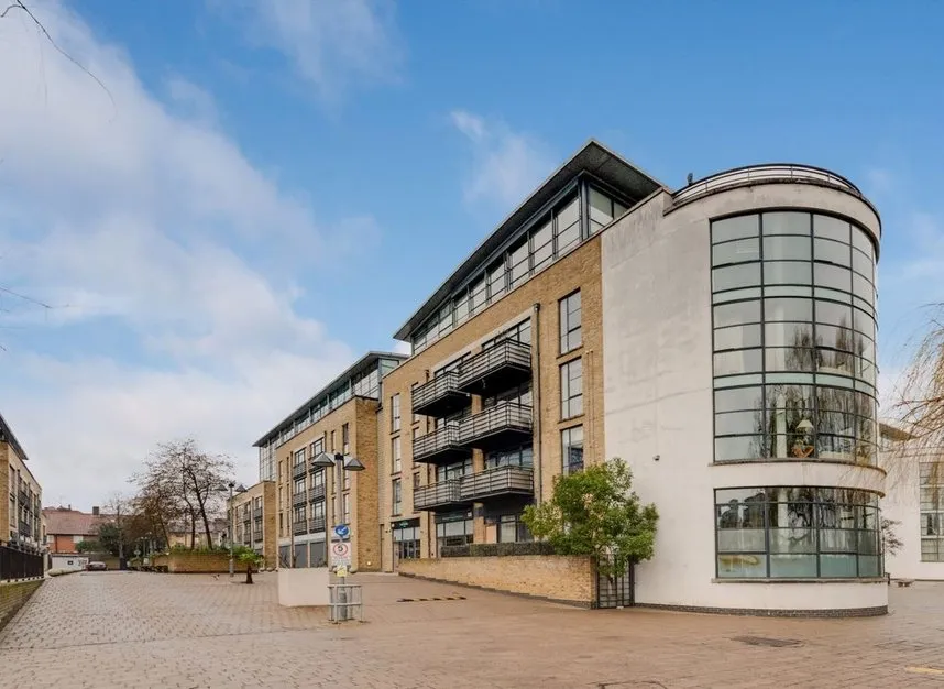 1 bed flat for sale — Ferry Lane, Brentford, TW8