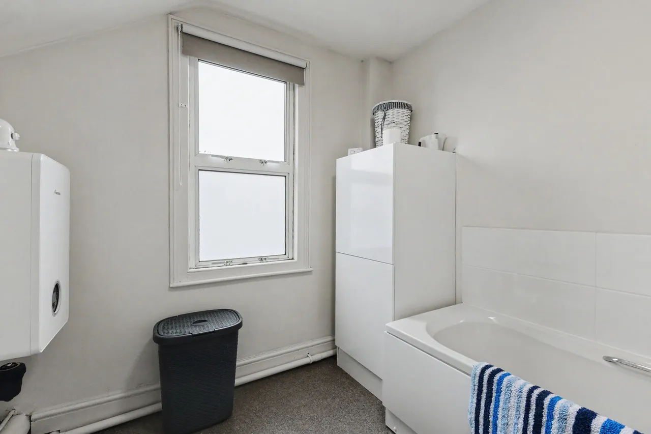 Elm Road, Evesham, WR11, photo 14