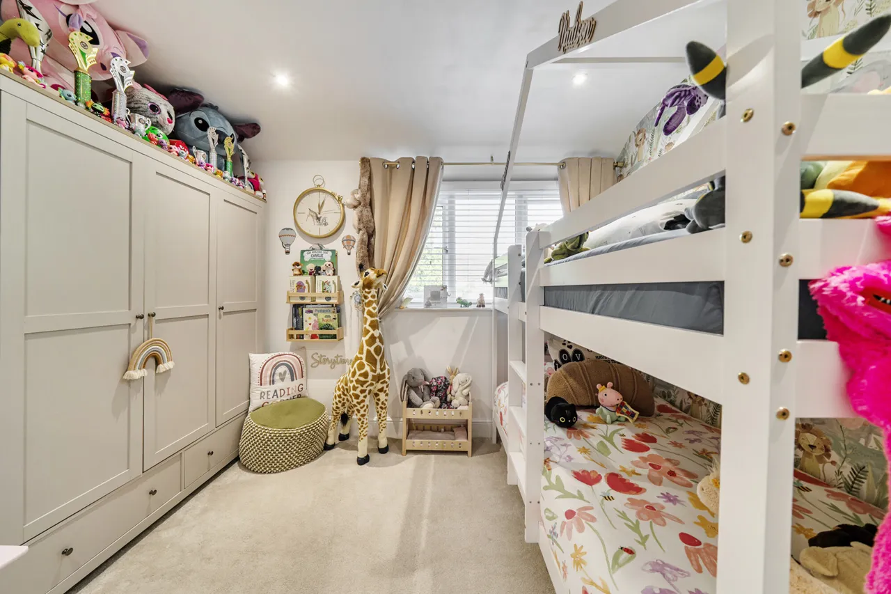 A Beautifully Presented Three-Bedroom Home With Large Garden, Impressive Garden Room & Underfloor Heating, UB7, photo 11