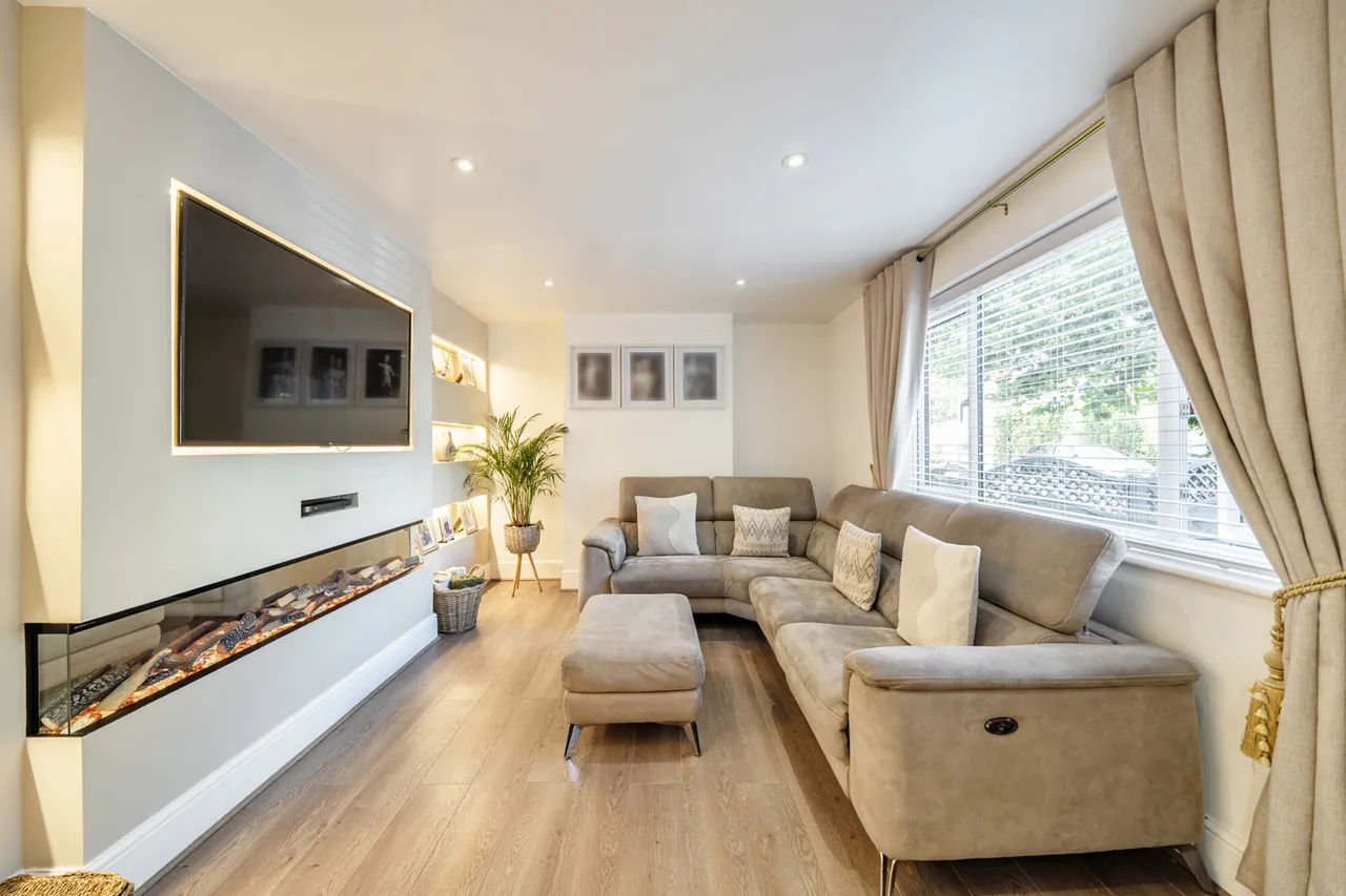 A Beautifully Presented Three-Bedroom Home With Large Garden, Impressive Garden Room & Underfloor Heating, UB7, photo 13