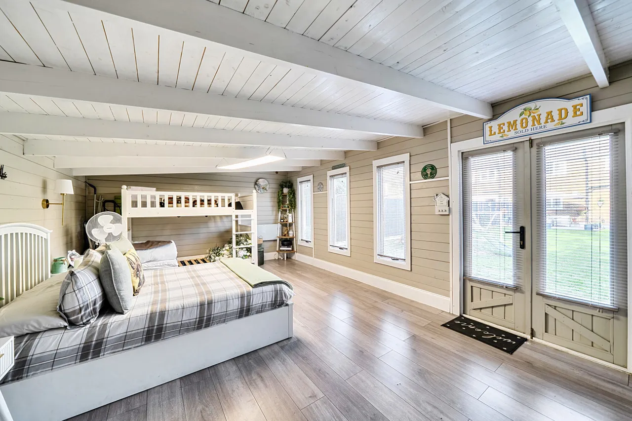 A Beautifully Presented Three-Bedroom Home With Large Garden, Impressive Garden Room & Underfloor Heating, UB7, photo 9