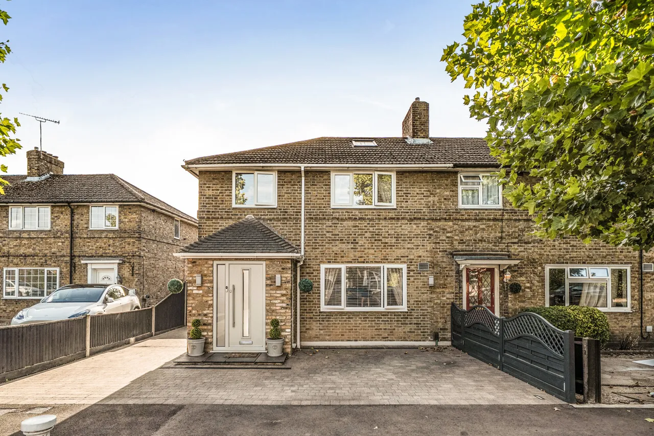 A Beautifully Presented Three-Bedroom Home With Large Garden, Impressive Garden Room & Underfloor Heating, UB7, photo 15