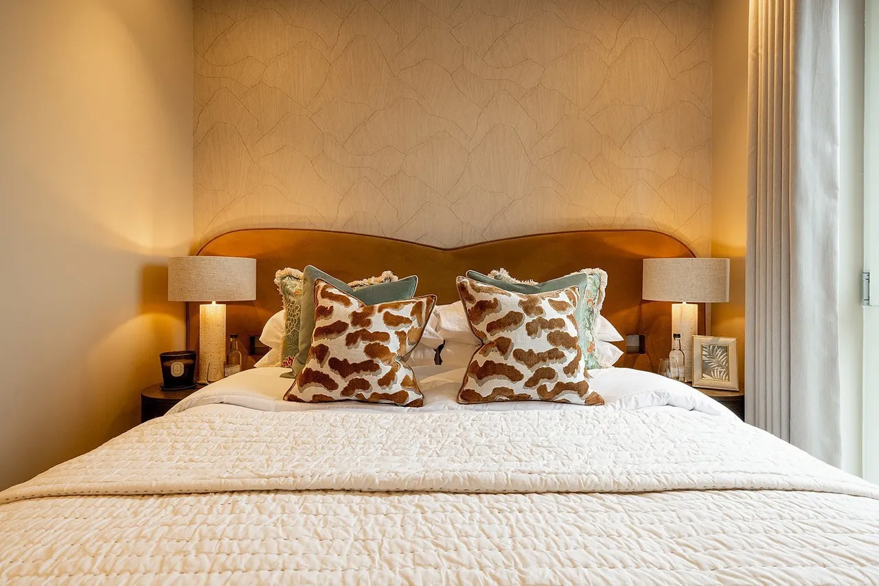 Bow Common Lane, London, E3, photo 8