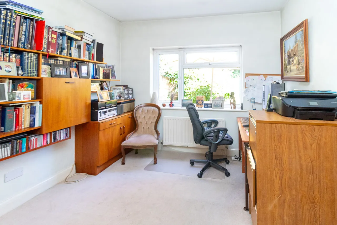 Mowbray Road, Edgware, HA8, photo 4