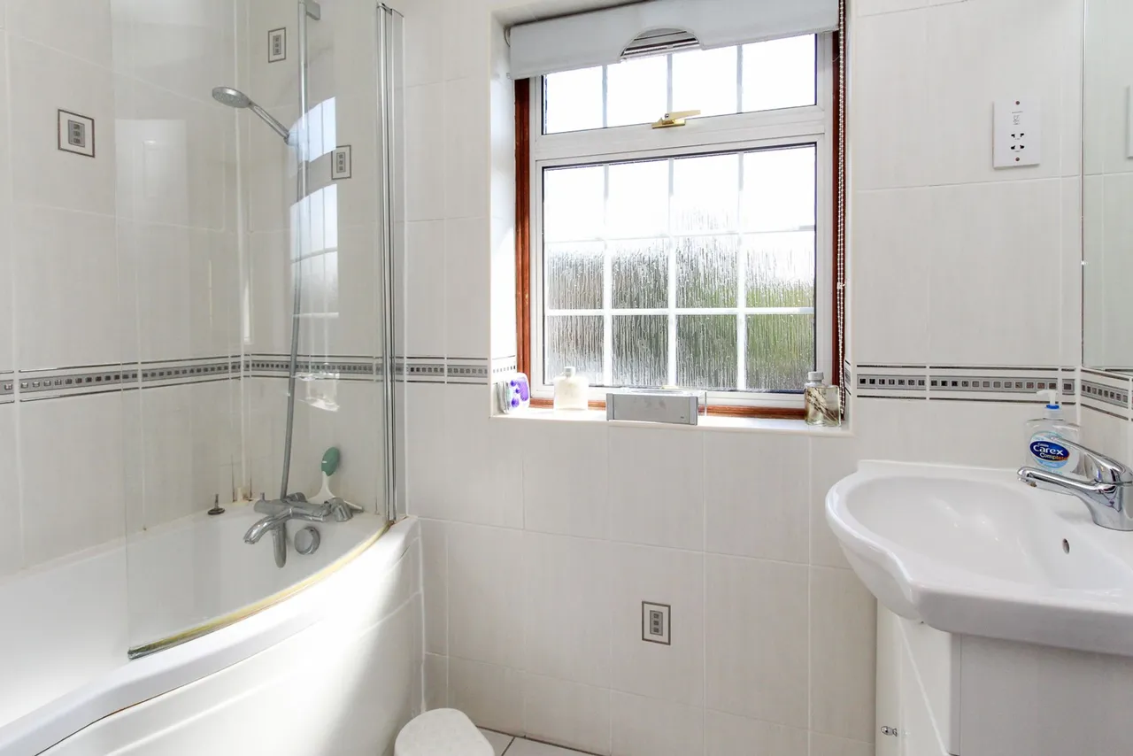Mowbray Road, Edgware, HA8, photo 14
