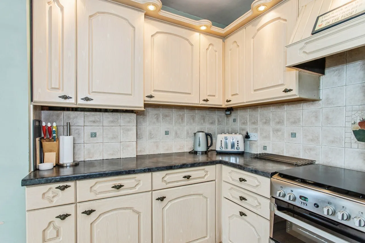 St. Lukes Road, Southend-on-Sea, Essex, SS2, photo 18